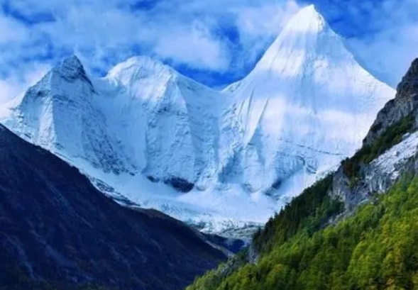 亚拉雪山景区