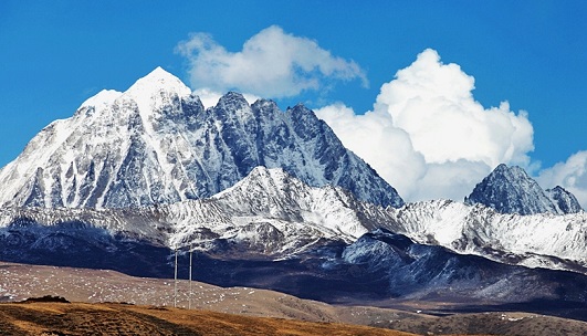 亚拉雪山景区